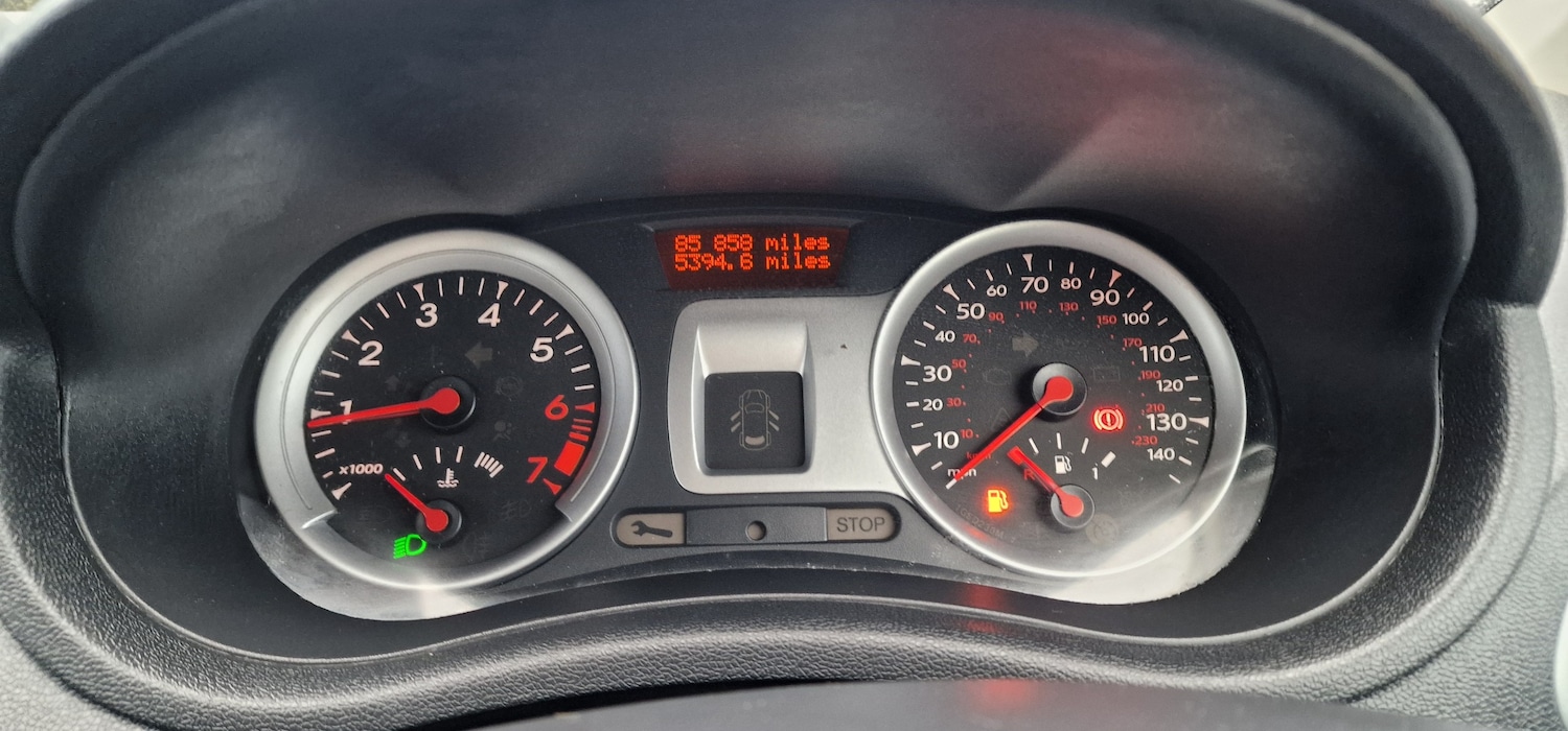 Used Renault Clio 2010 for sale - 77413980: Photo 11