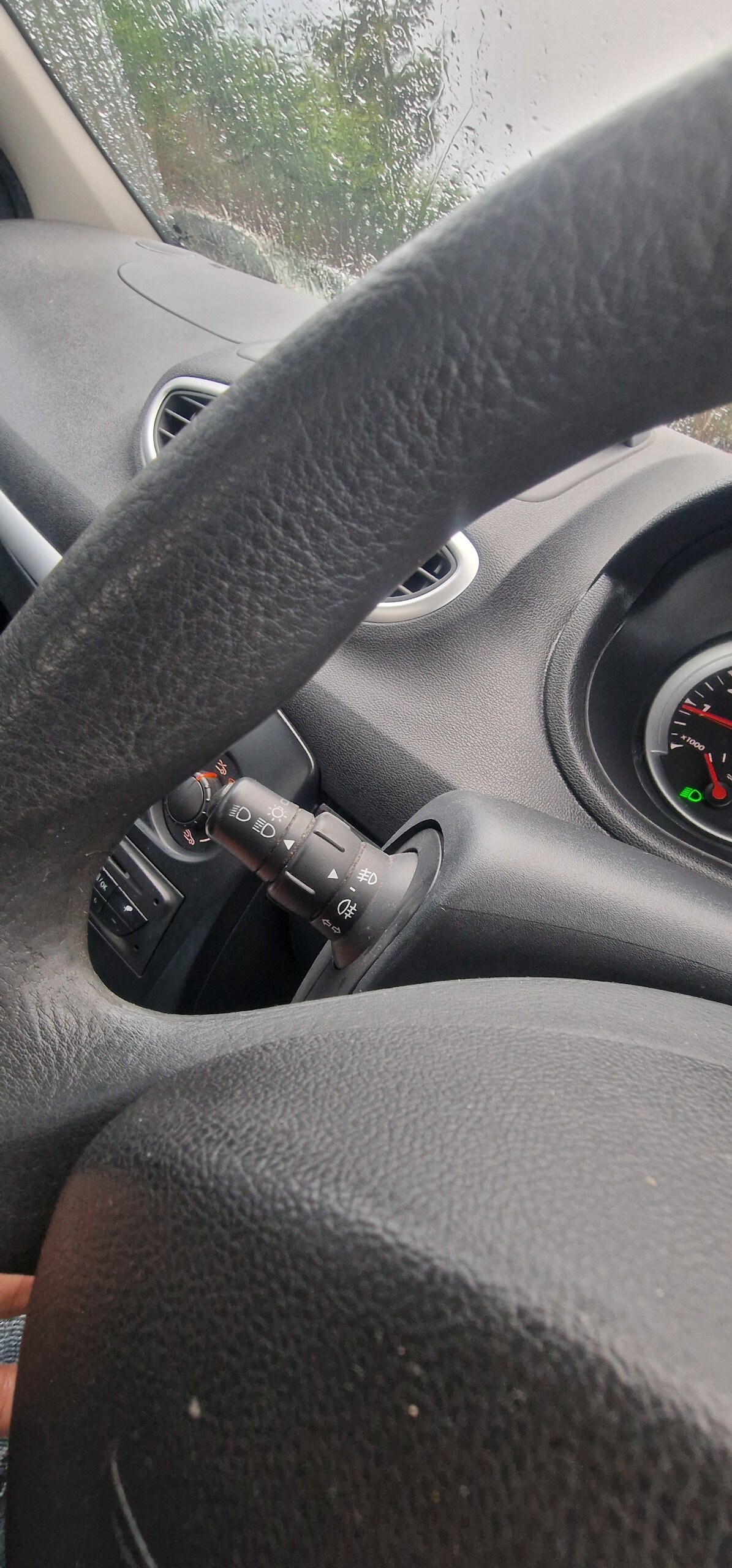 Used Renault Clio 2010 for sale - 77413980: Photo 19