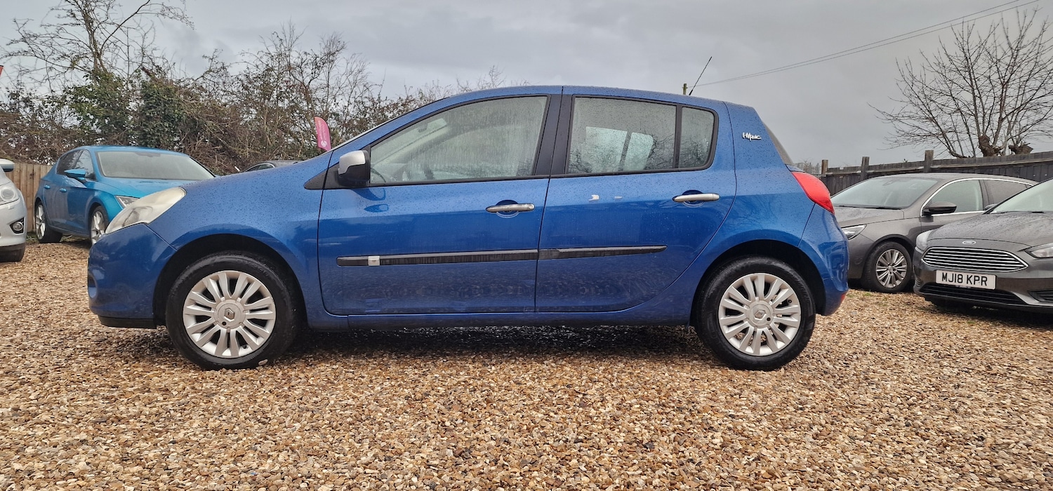 Used Renault Clio 2010 for sale - 77413980: Photo 5