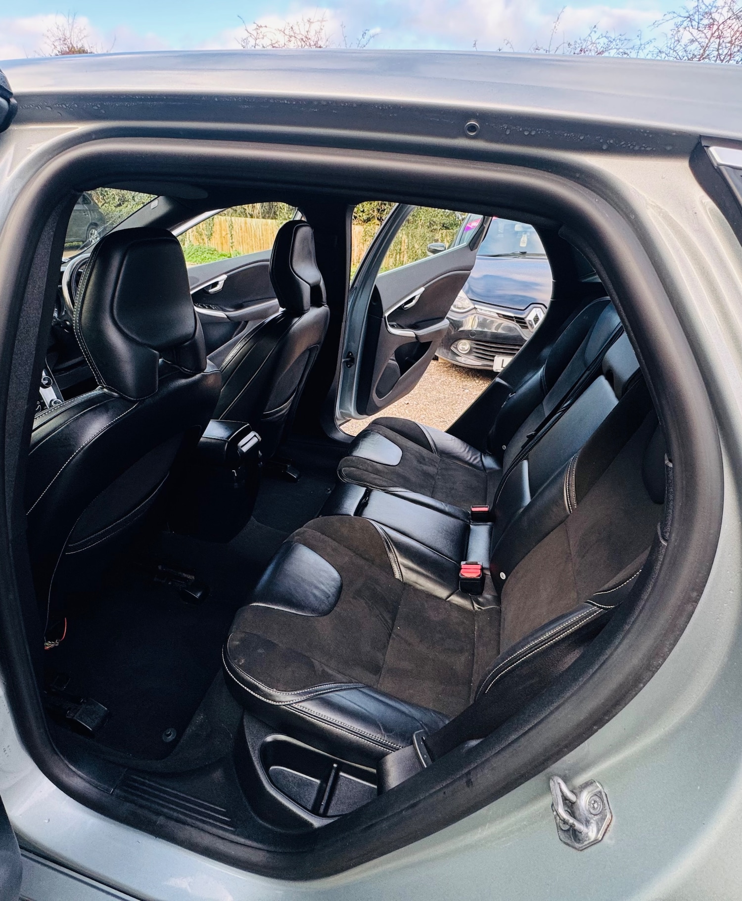 Used Volvo V40 2015 for sale - 77200844: Photo 20