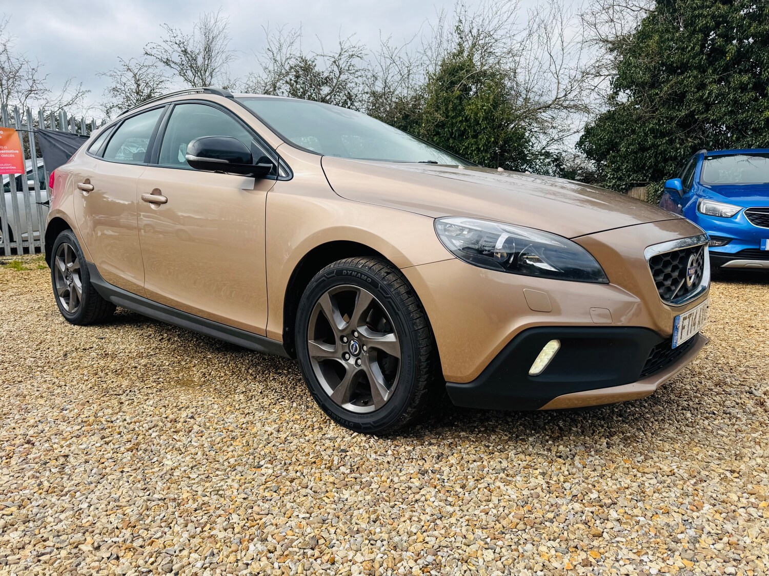 Used Volvo V40 2014 for sale - 77942203: Photo 11