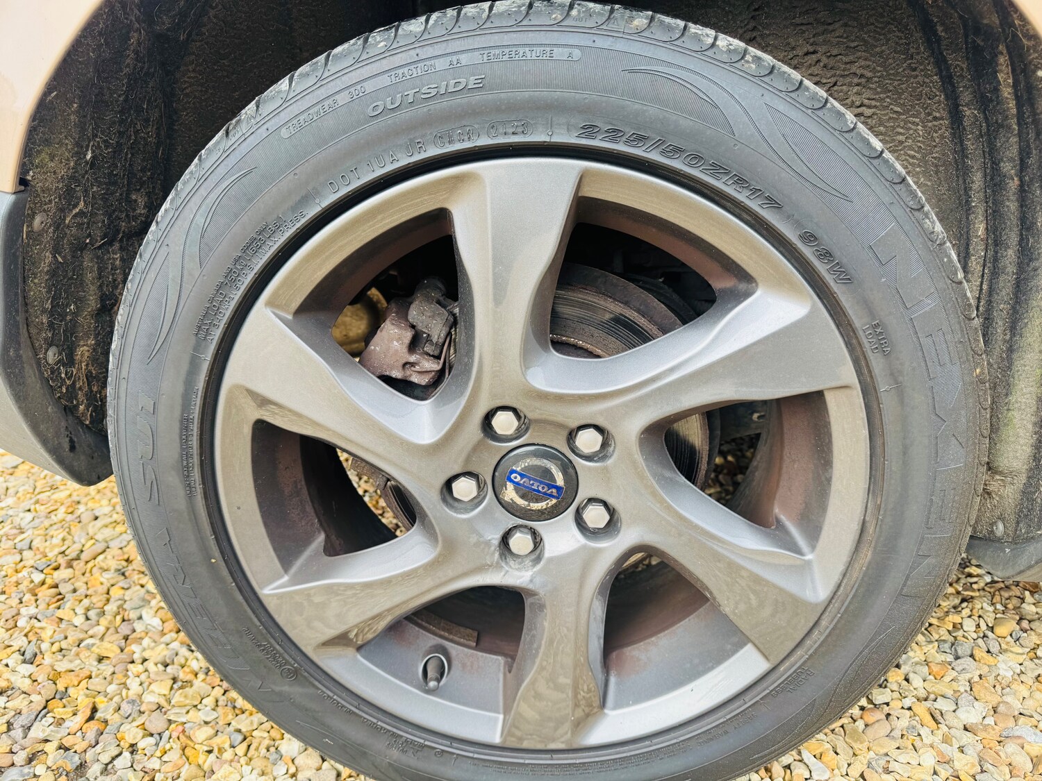 Used Volvo V40 2014 for sale - 77942203: Photo 24