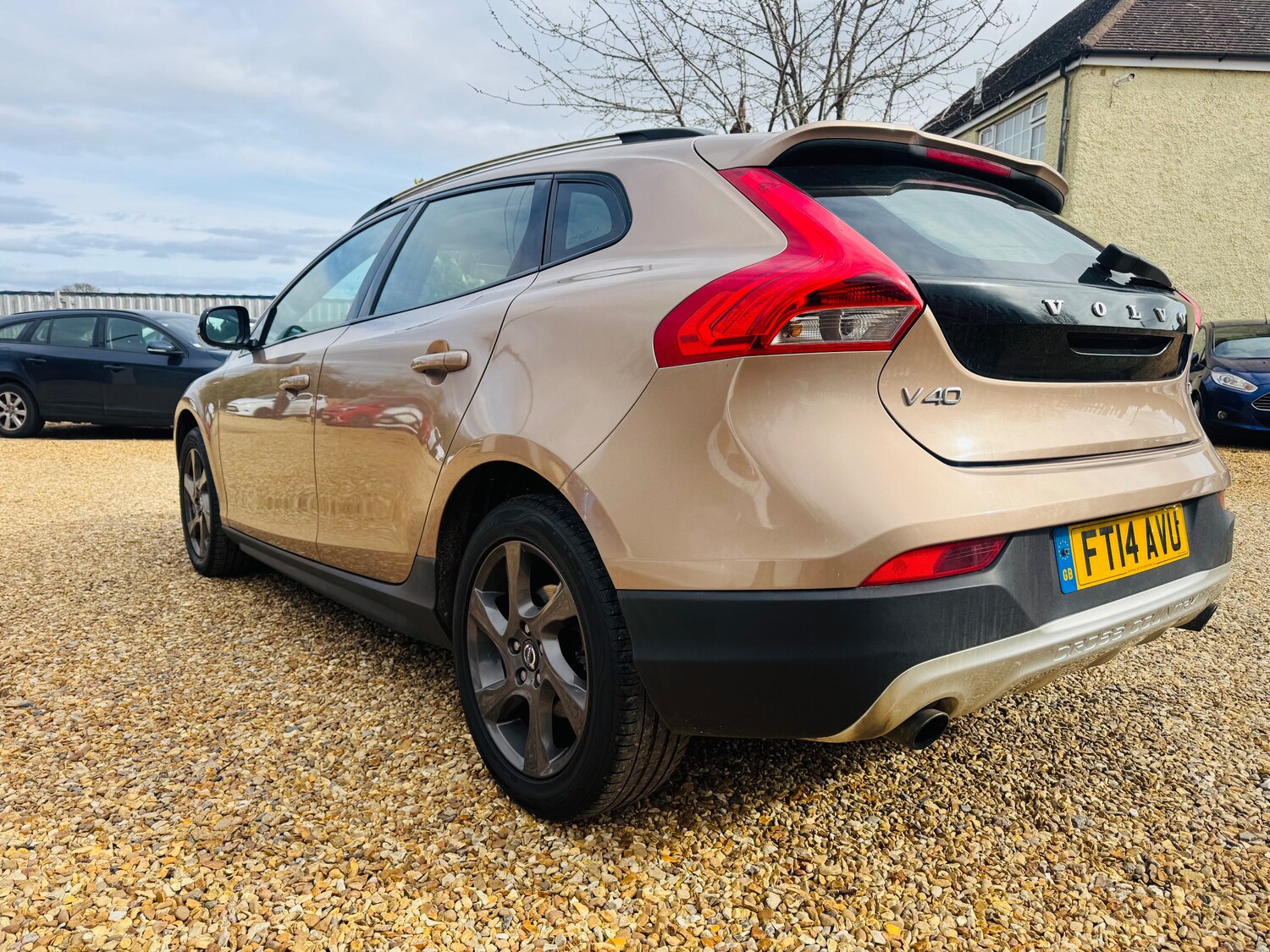 Used Volvo V40 2014 for sale - 77942203: Photo 7