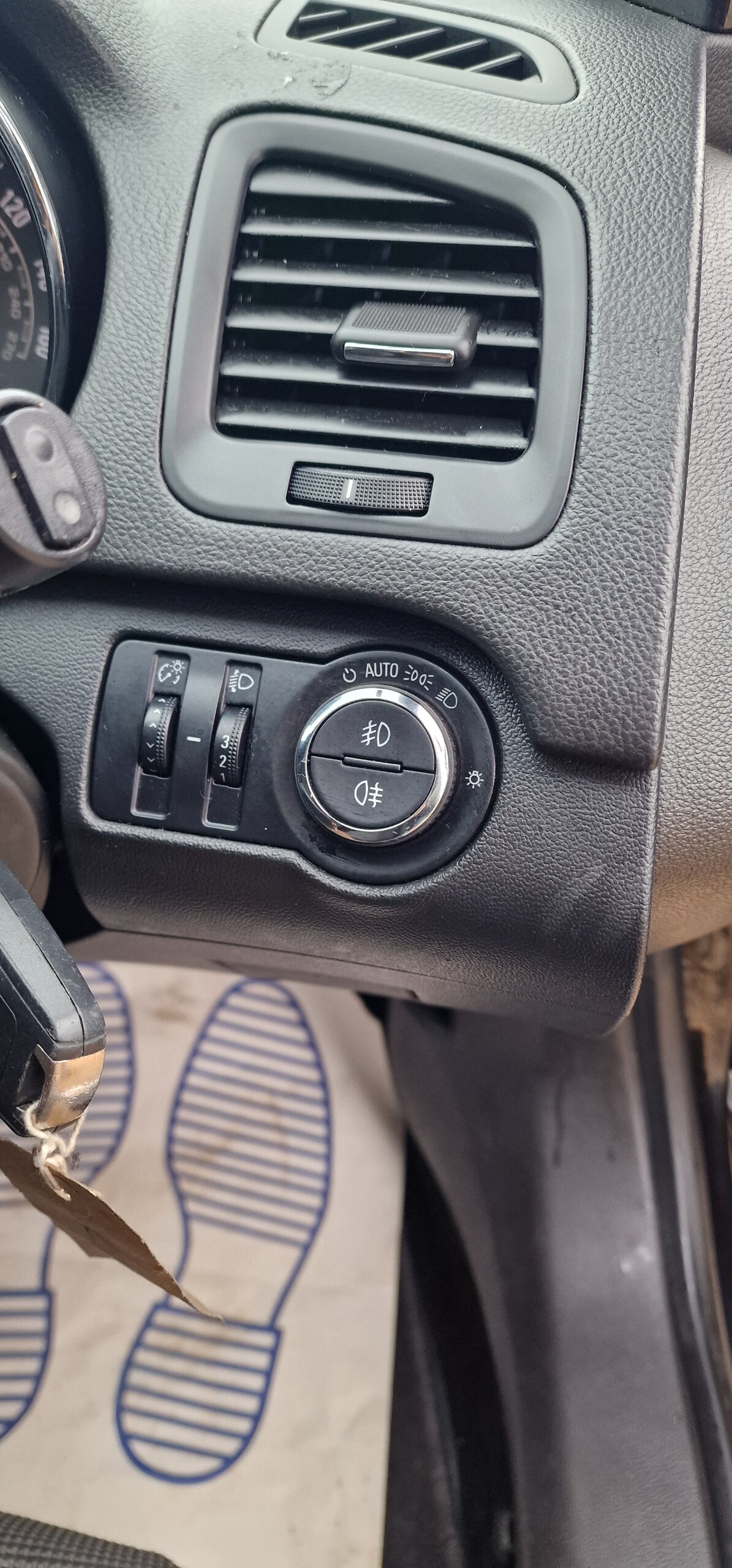 Used Vauxhall Insignia 2011 for sale - 77904288: Photo 24