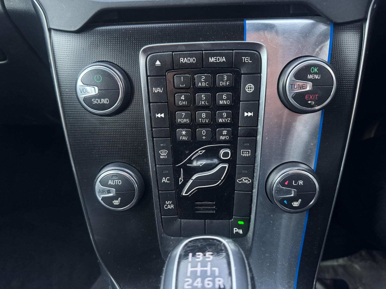 Used Volvo V40 2015 for sale - 76972925: Photo 15