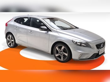 Used Volvo V40 2015 for sale - 76972925: Photo