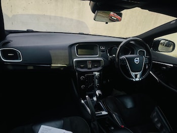 Used Volvo V40 2015 for sale - 76972925: Photo