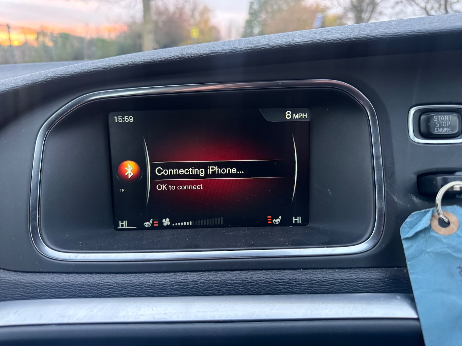 Used Volvo V40 2015 for sale - 76972925: Photo 9