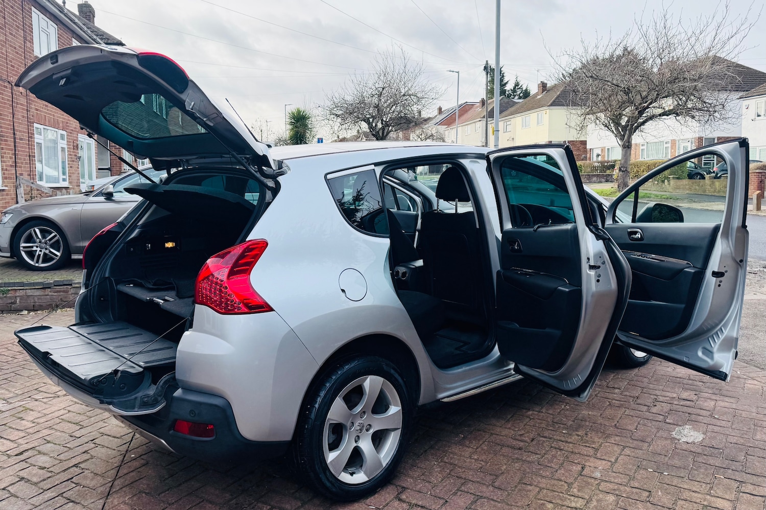 Used Peugeot 3008 2010 for sale - 77200827: Photo 12