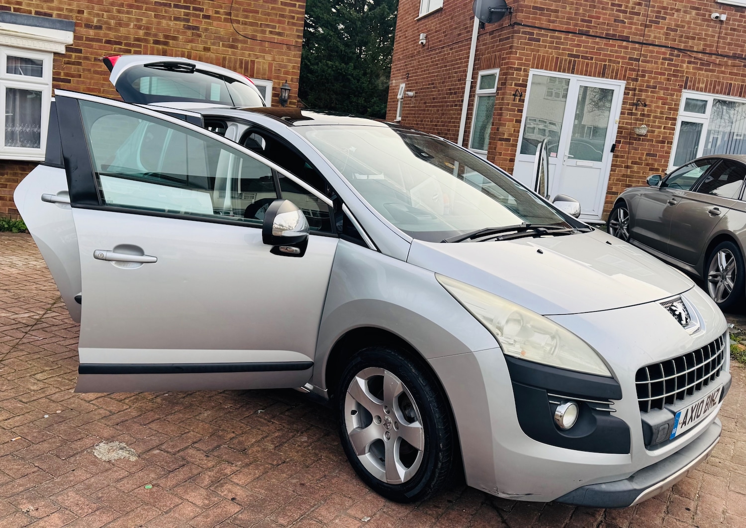 Used Peugeot 3008 2010 for sale - 77200827: Photo 9