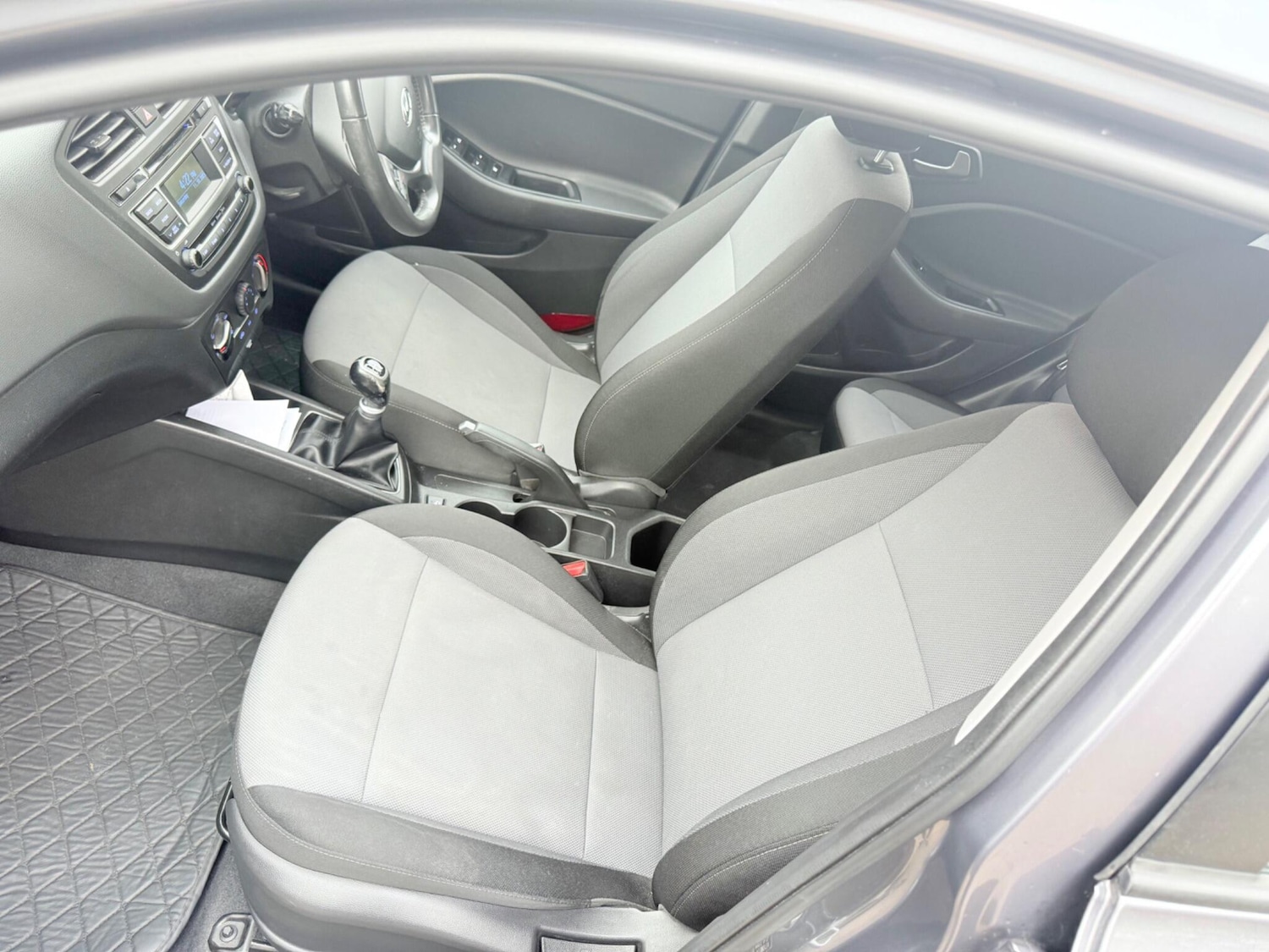 Used Hyundai i20 2018 for sale - 76449674: Photo 36