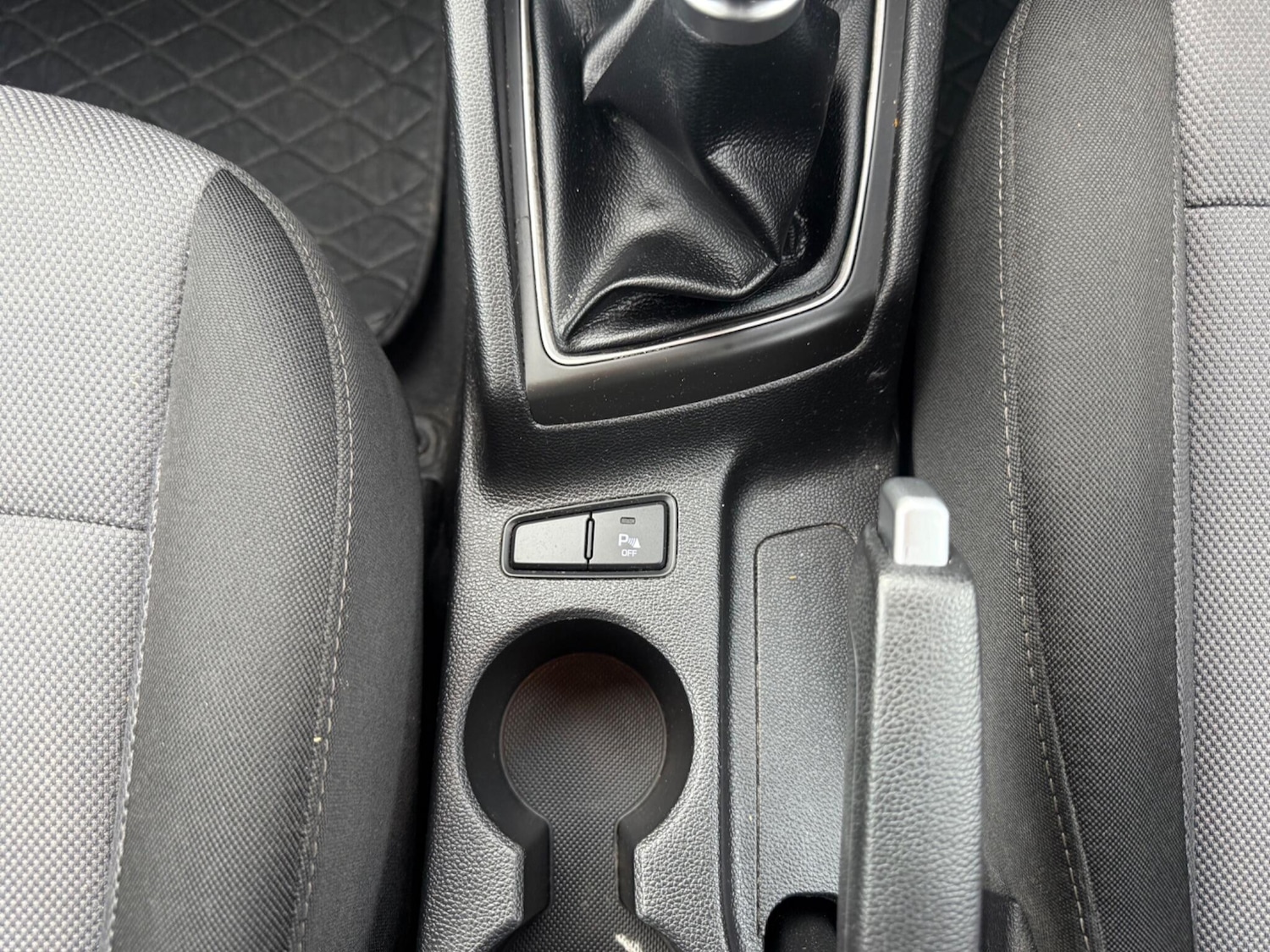 Used Hyundai i20 2018 for sale - 76449674: Photo 41