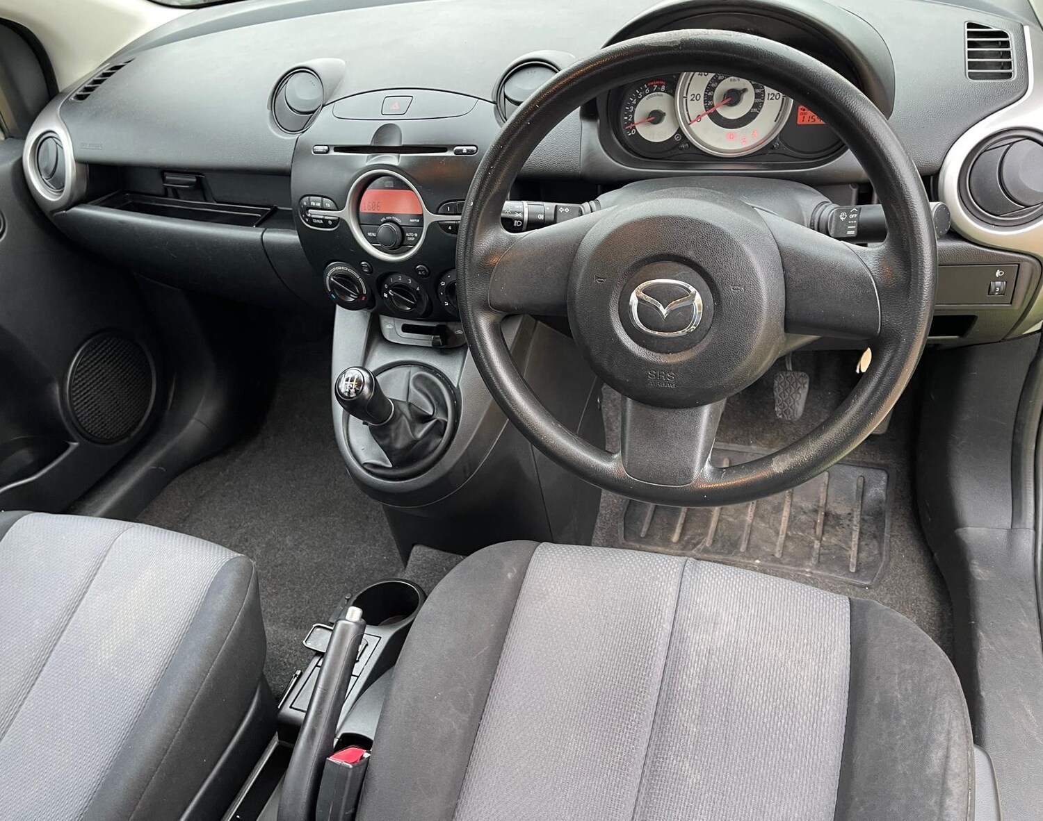 Used Mazda Mazda2 2010 for sale - 77855832: Photo 12
