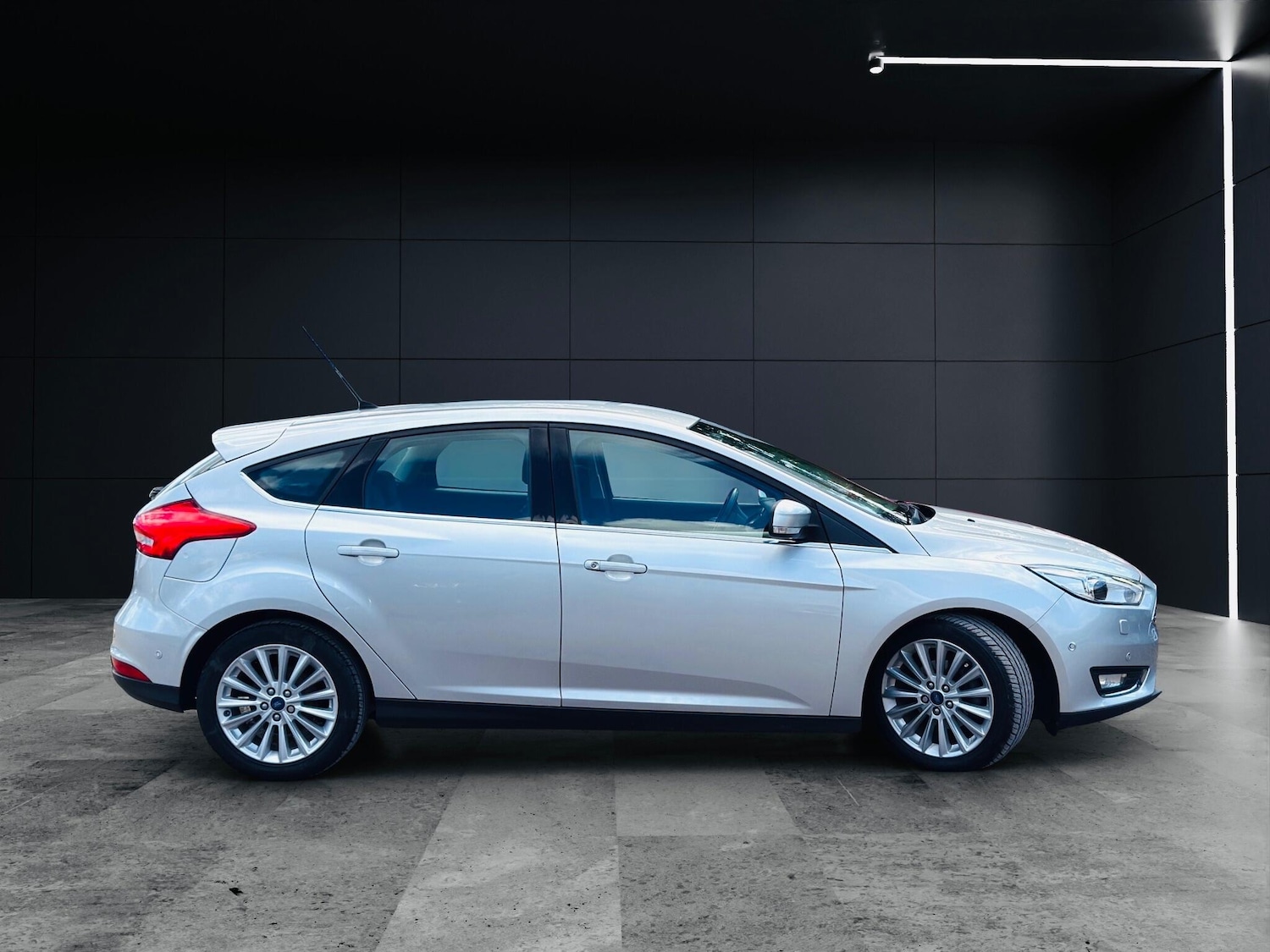 Used Ford Focus 2016 for sale - 76449669: Photo 12