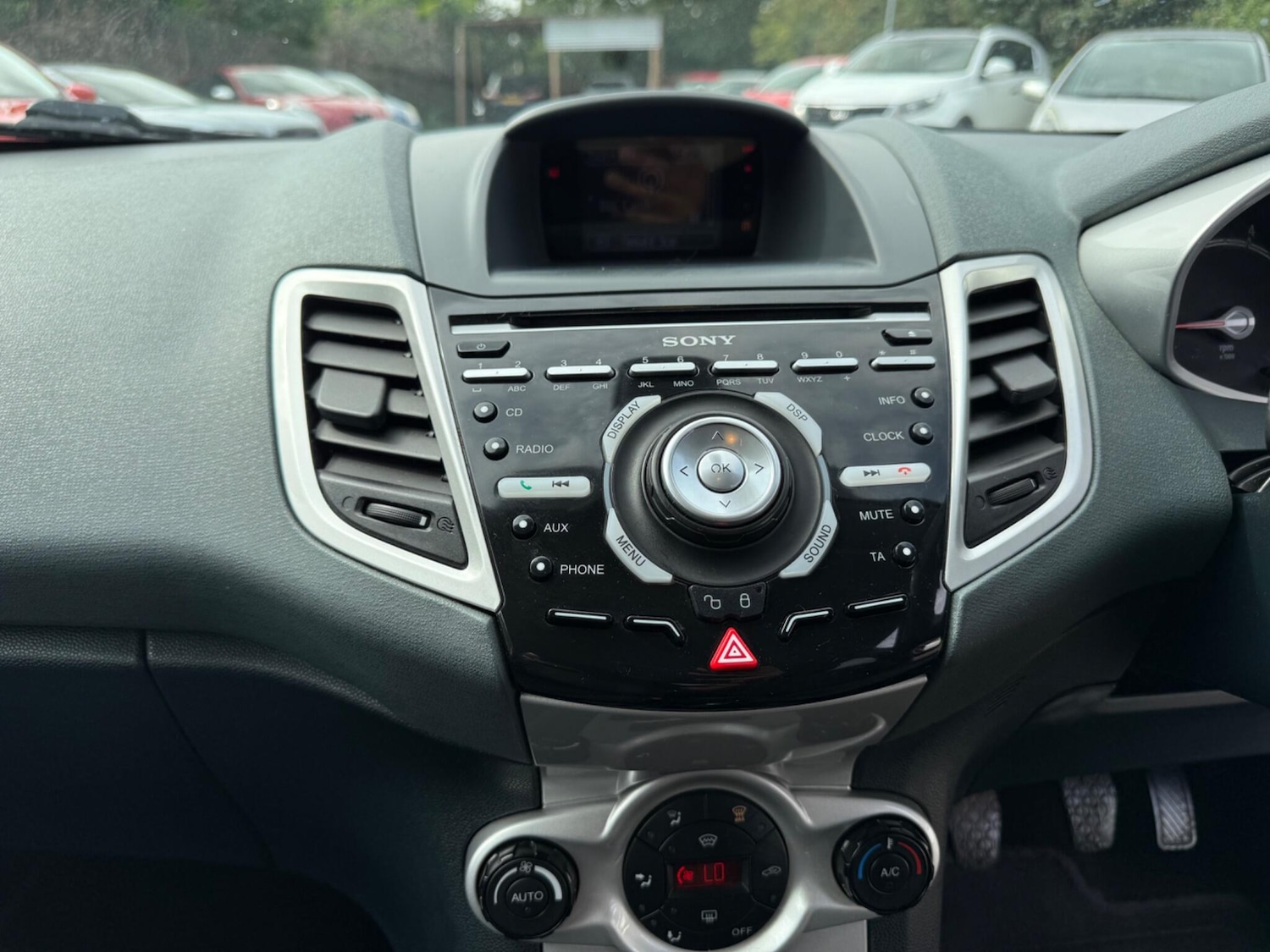 Used Ford Fiesta 2011 for sale - 76449670: Photo 12