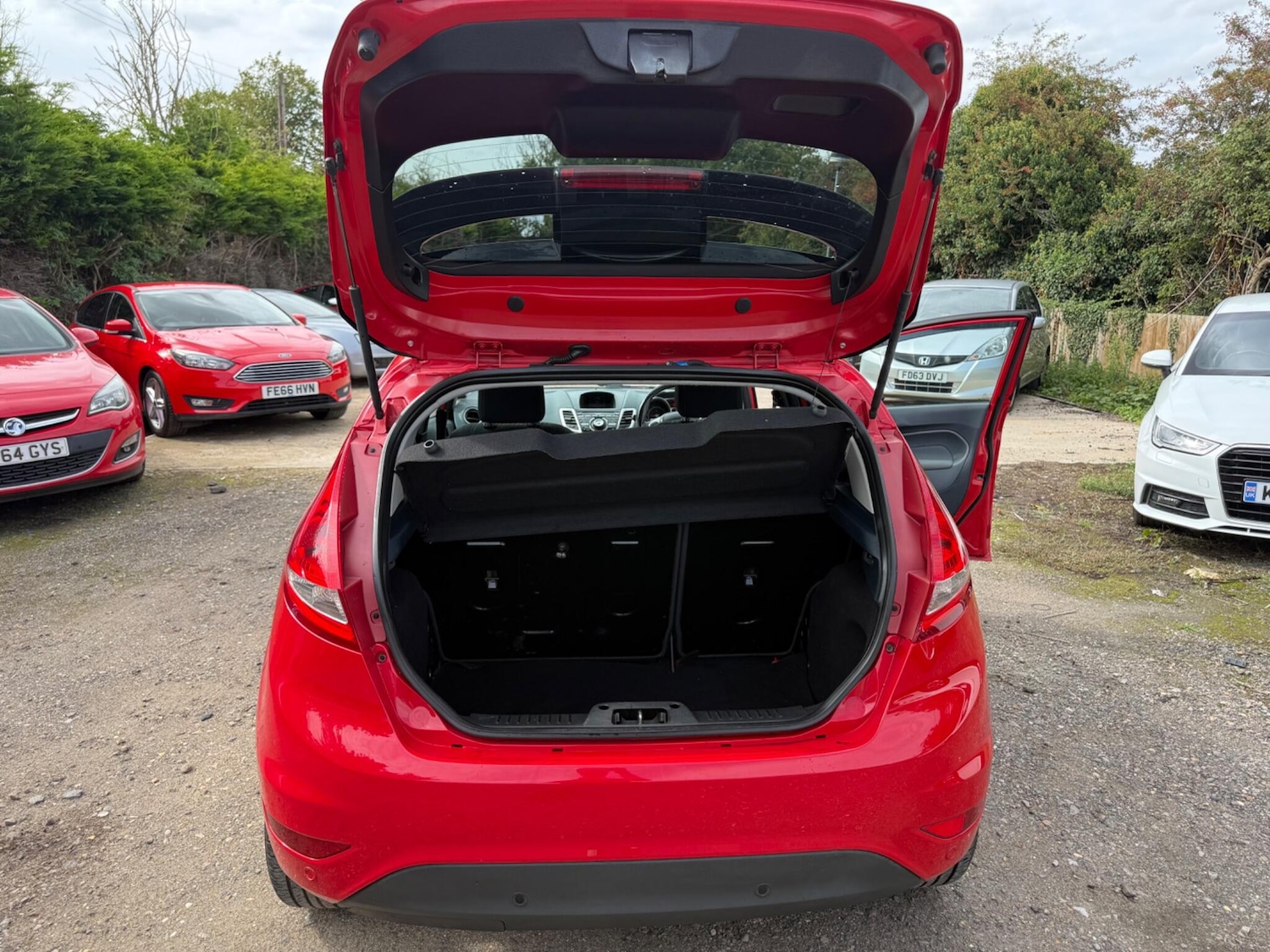 Used Ford Fiesta 2011 for sale - 76449670: Photo 33