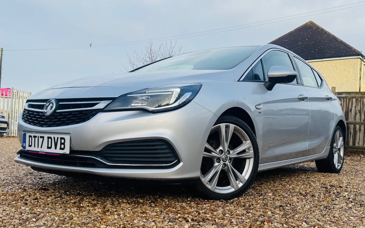 Used Vauxhall Astra 2017 for sale - 77648275: Photo 2