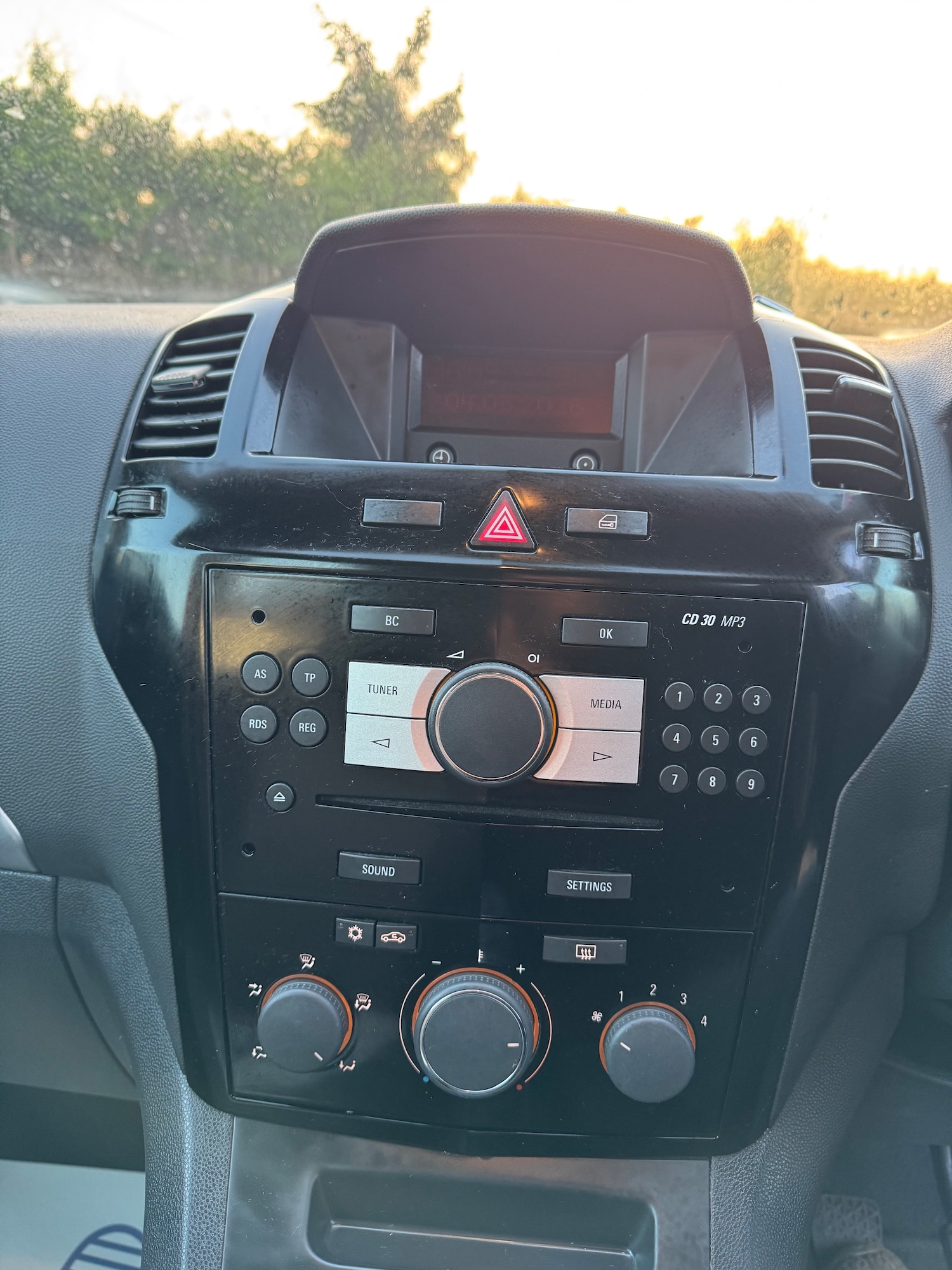 Used Vauxhall Zafira 2014 for sale - 77755916: Photo 16