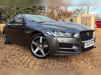 Used Jaguar XE 2019 for sale - 77134057: Photo