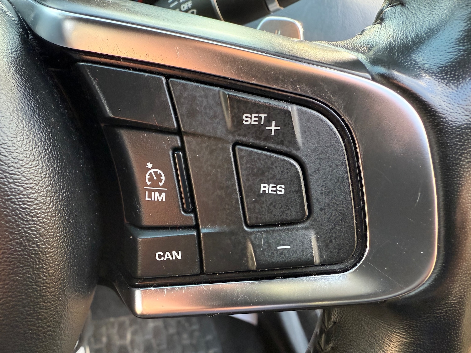 Used Jaguar XE 2019 for sale - 77134057: Photo 37