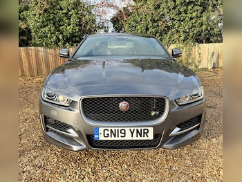 Used Jaguar XE 2019 for sale - 77134057: Photo