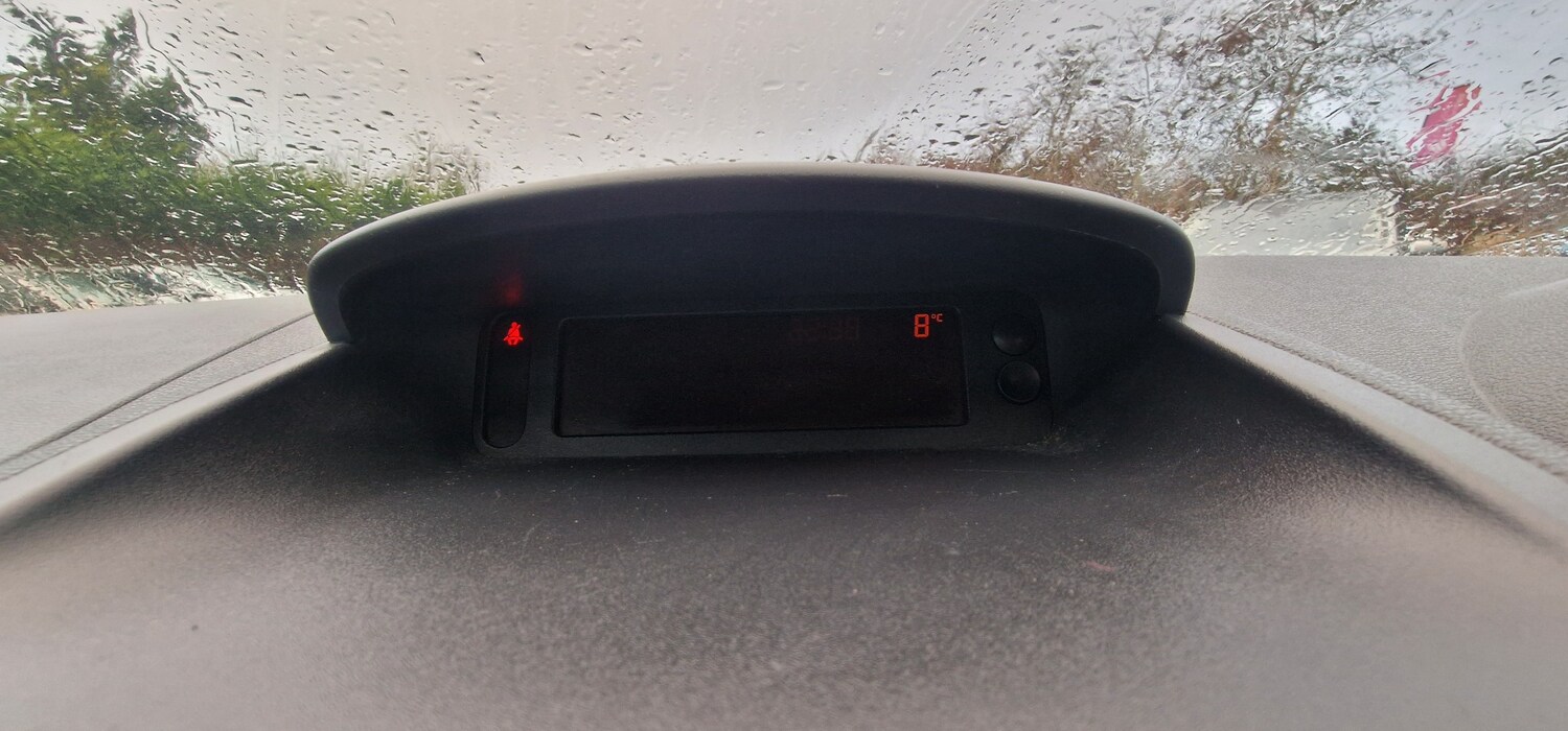 Used Renault Clio 2010 for sale - 77648278: Photo 20