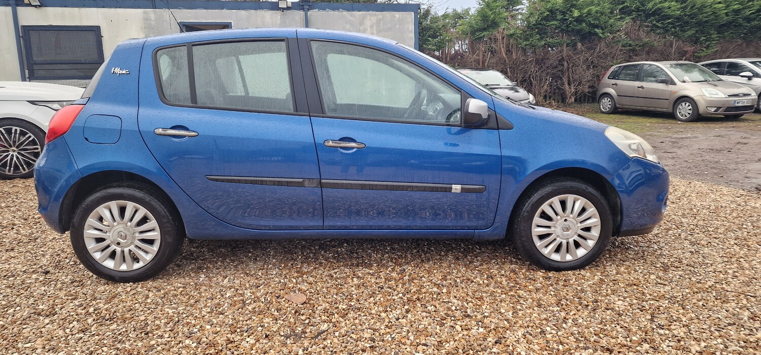 Used Renault Clio 2010 for sale - 77648278: Photo 9