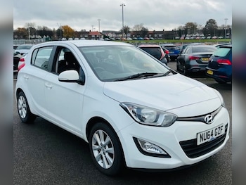 Used Hyundai i20 2014 for sale - 76461952: Photo