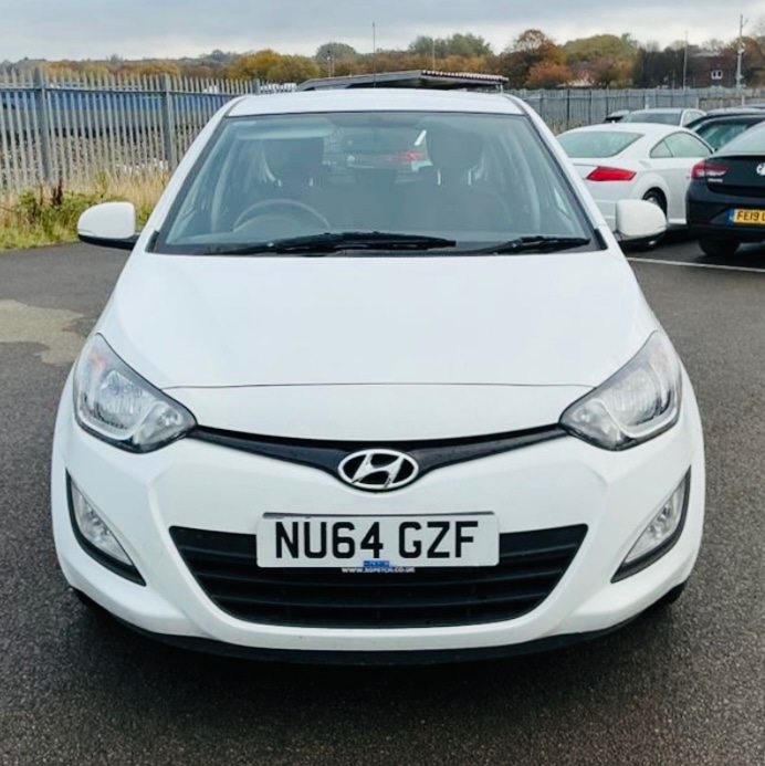 Used Hyundai i20 2014 for sale - 76461952: Photo 2