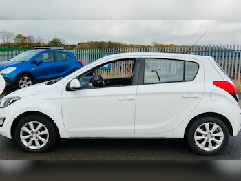 Used Hyundai i20 2014 for sale - 76461952: Photo