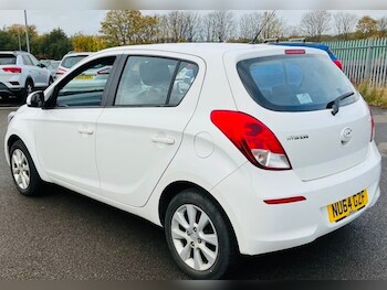 Used Hyundai i20 2014 for sale - 76461952: Photo