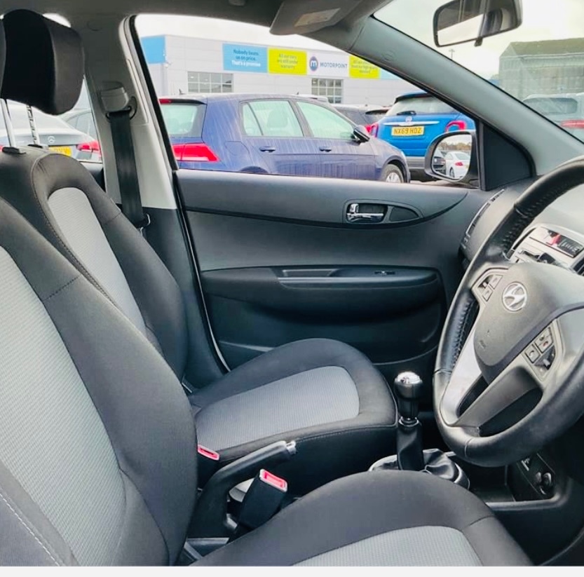 Used Hyundai i20 2014 for sale - 76461952: Photo 8