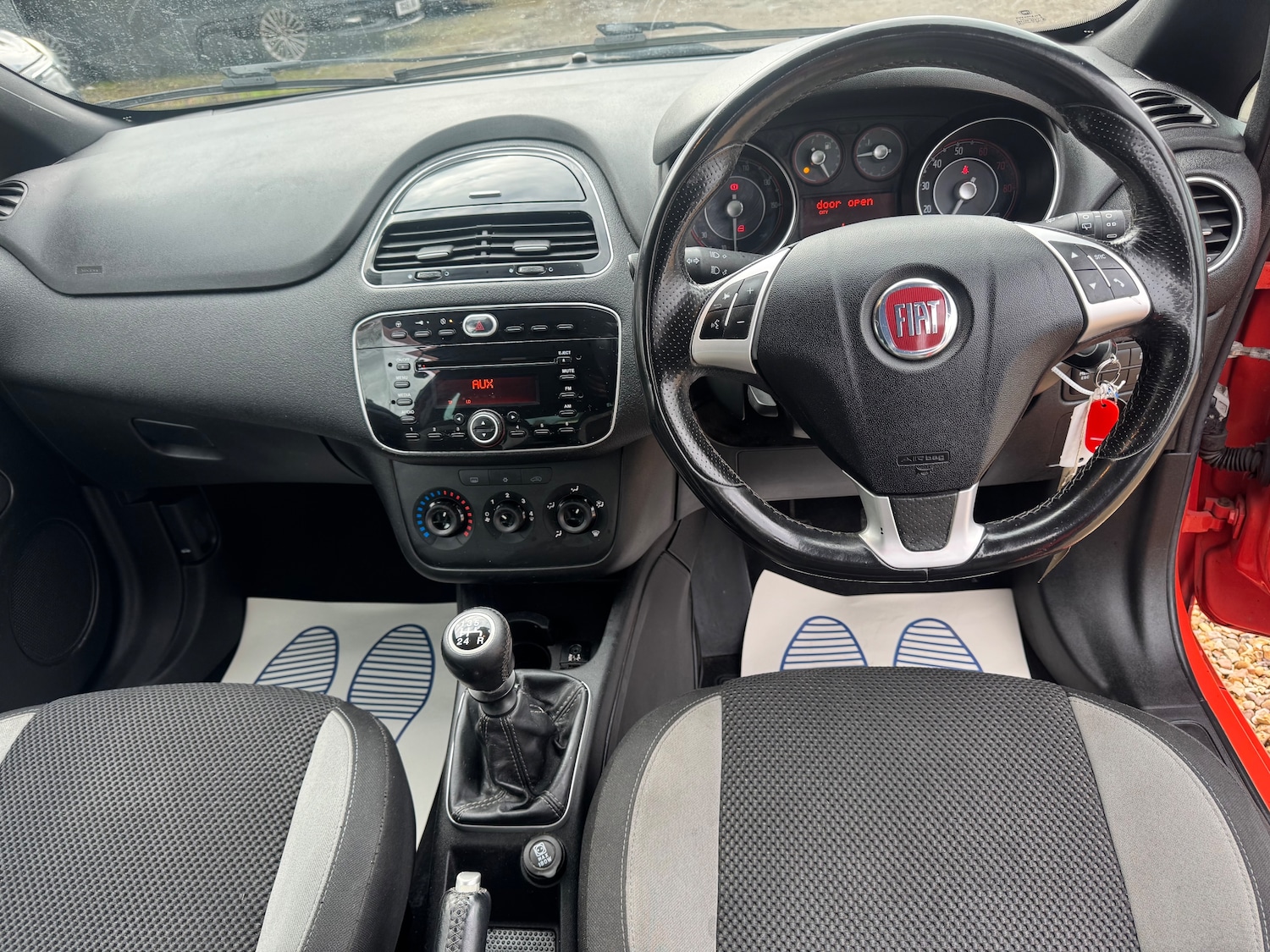 Used Fiat Punto 2014 for sale - 77703292: Photo 24