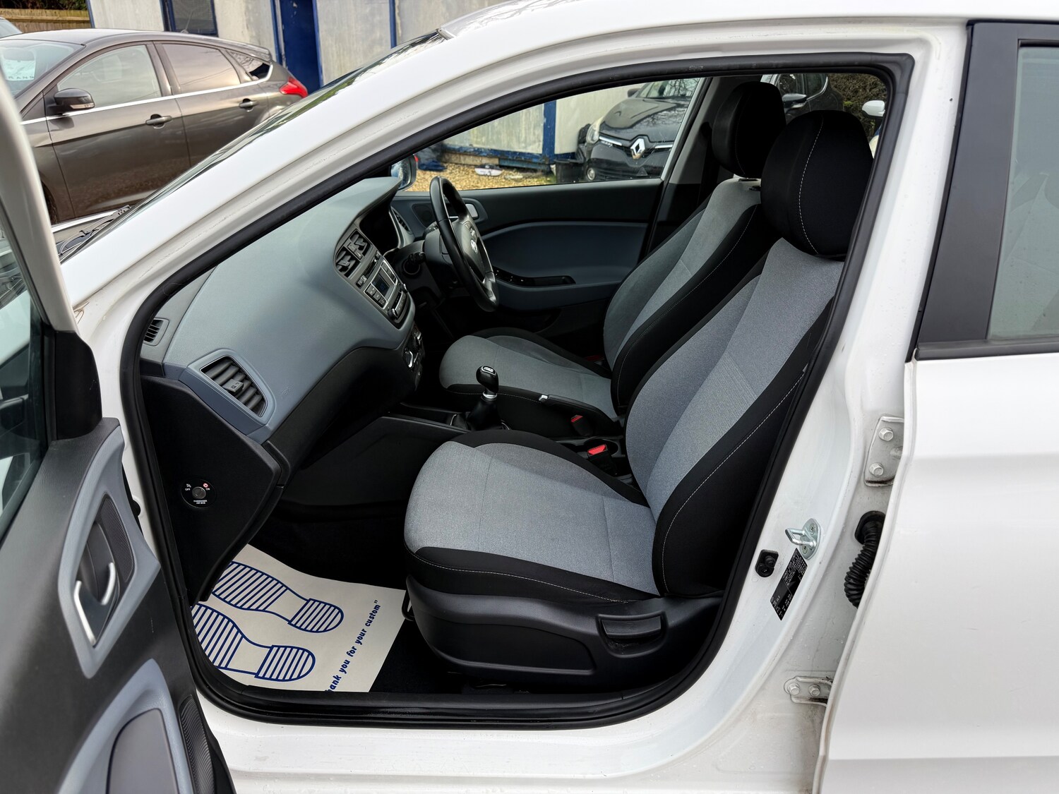 Used Hyundai i20 2015 for sale - 77582503: Photo 24