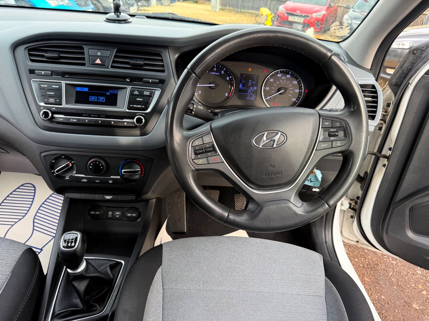 Used Hyundai i20 2015 for sale - 77582503: Photo 28