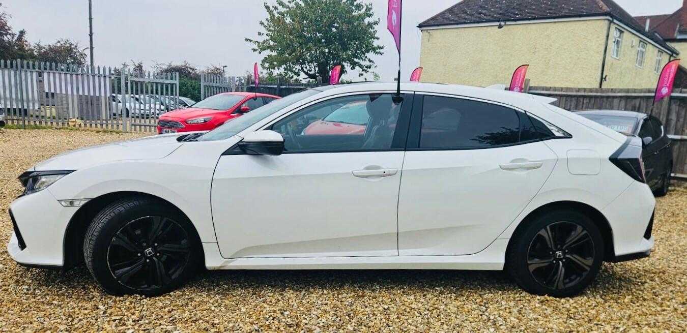 Used Honda Civic 2017 for sale - 76449678: Photo 21