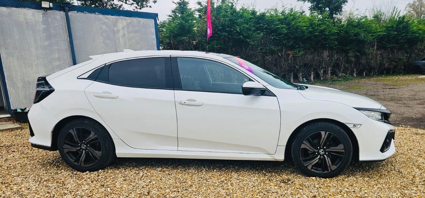 Used Honda Civic 2017 for sale - 76449678: Photo 23