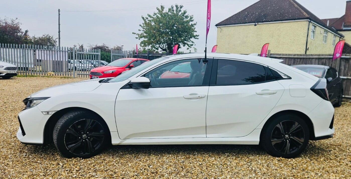 Used Honda Civic 2017 for sale - 76449678: Photo 28