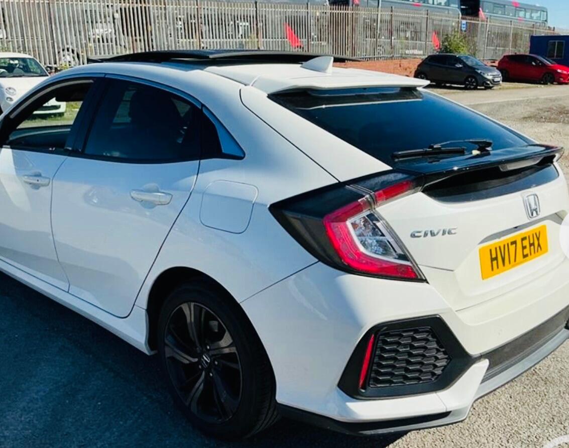 Used Honda Civic 2017 for sale - 76449678: Photo 3