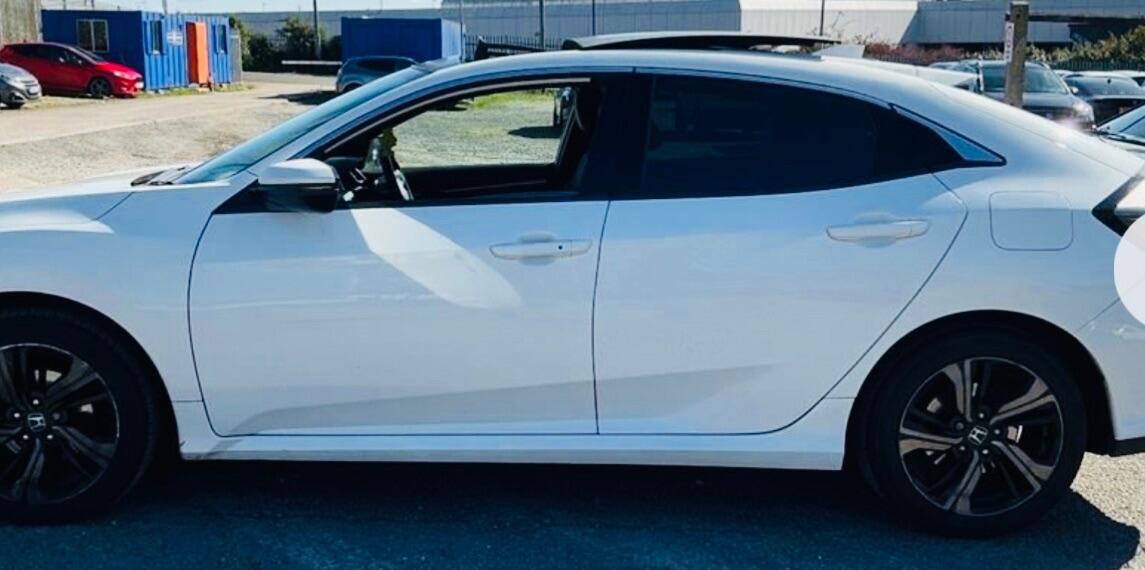 Used Honda Civic 2017 for sale - 76449678: Photo 4