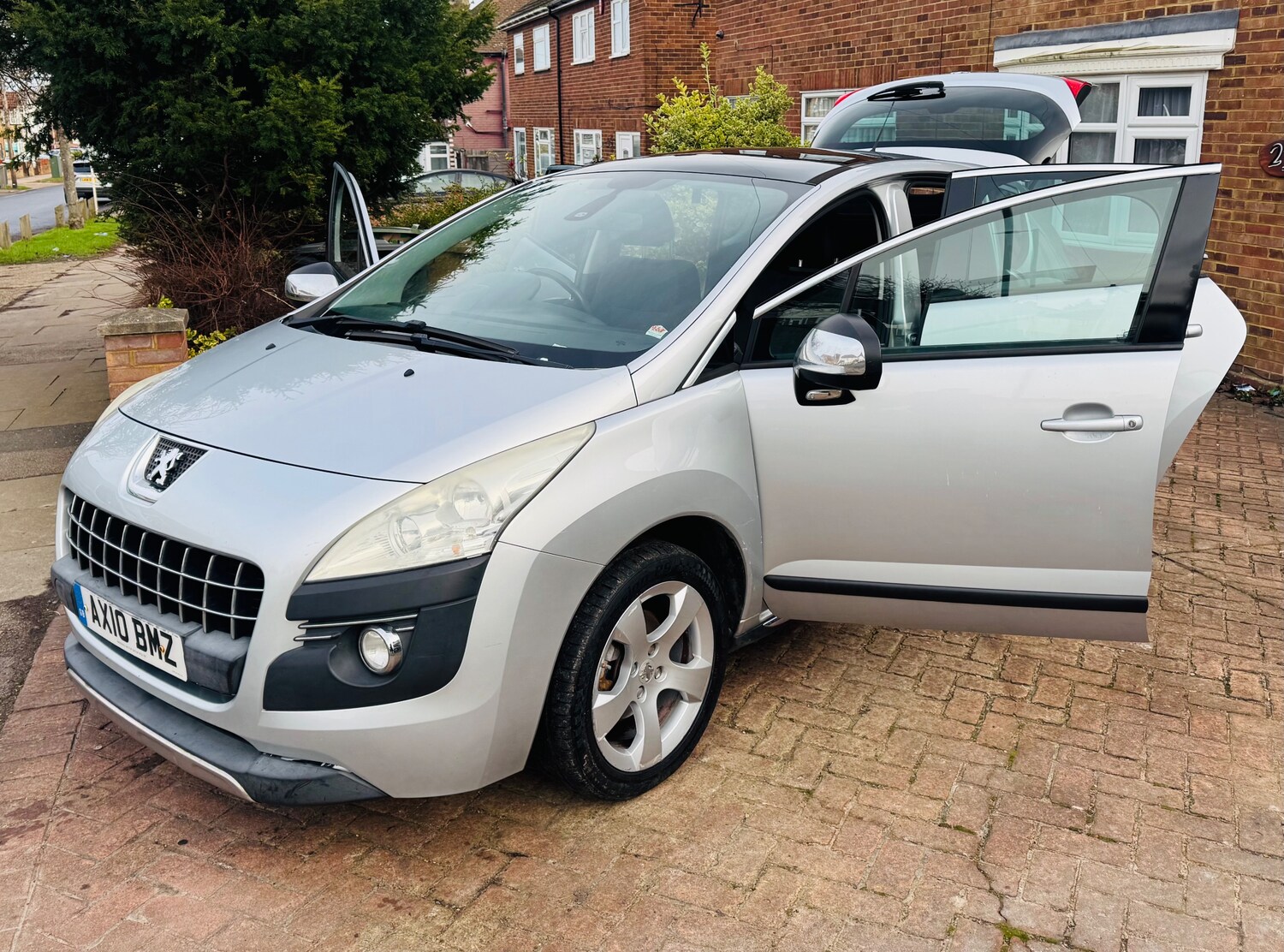 Used Peugeot 3008 2010 for sale - 77648274: Photo 10