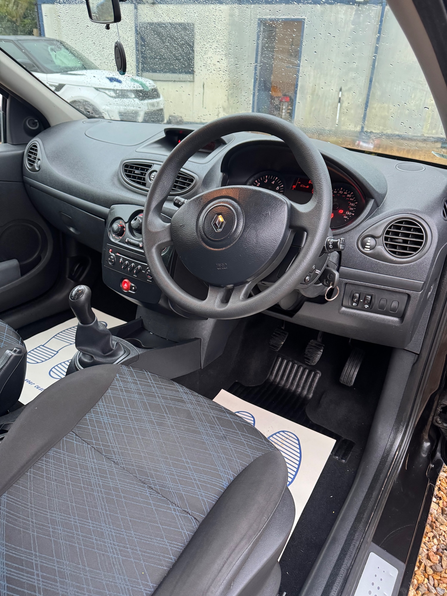 Used Renault Clio 2009 for sale - 77319680: Photo 13