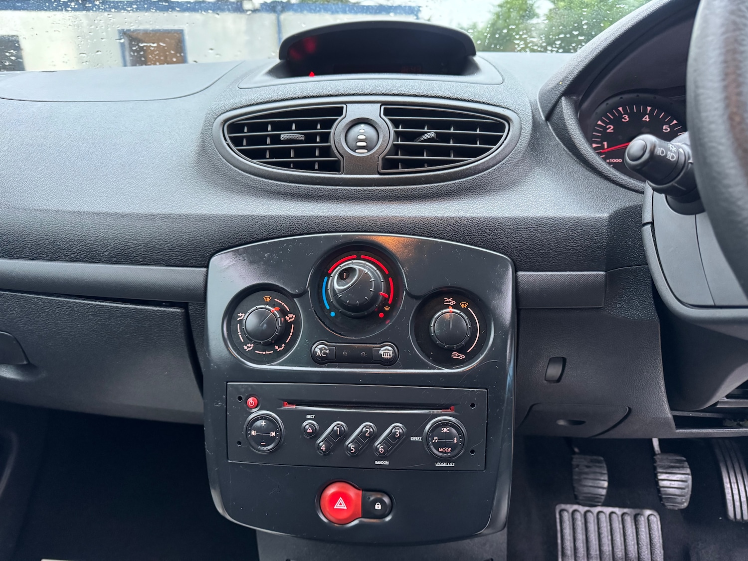 Used Renault Clio 2009 for sale - 77319680: Photo 17