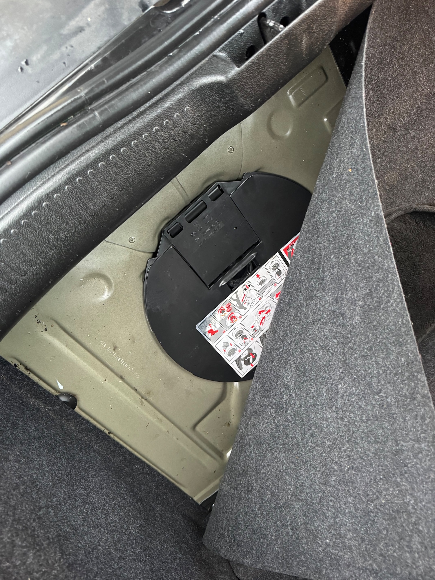 Used Renault Clio 2009 for sale - 77319680: Photo 28