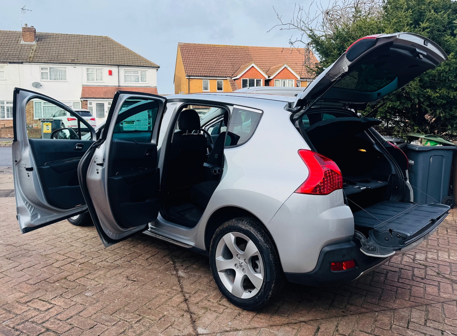 Used Peugeot 3008 2010 for sale - 77084142: Photo 11