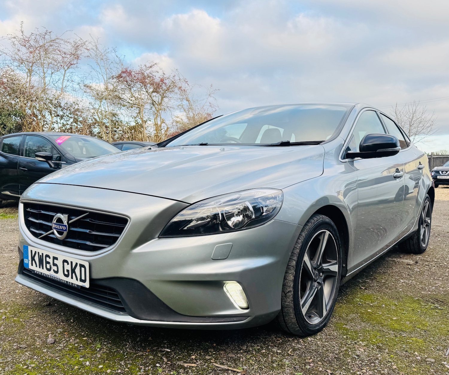 Used Volvo V40 2015 for sale - 77820071: Photo 2