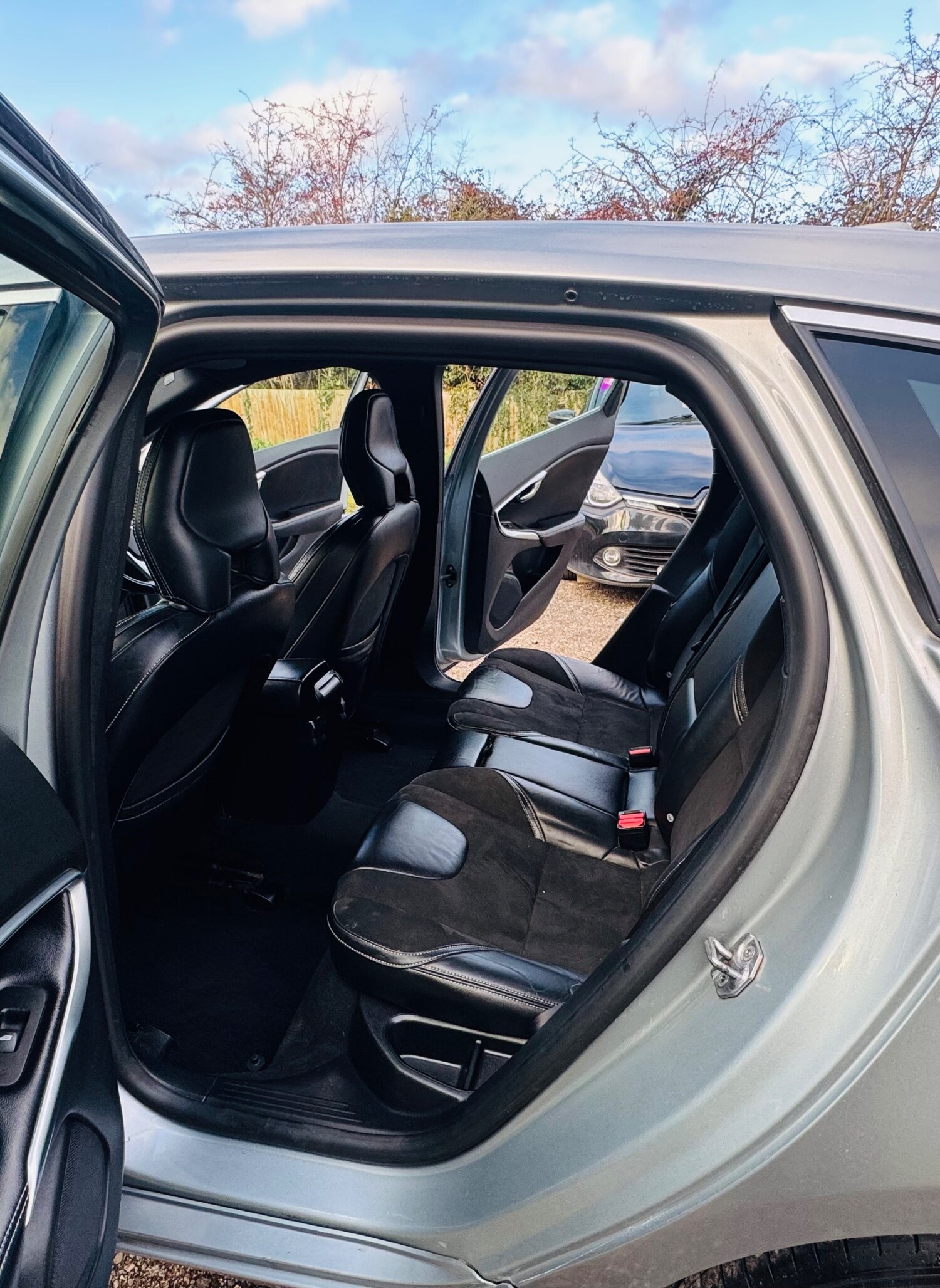 Used Volvo V40 2015 for sale - 77820071: Photo 25