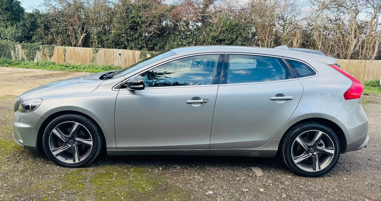 Used Volvo V40 2015 for sale - 77820071: Photo 3