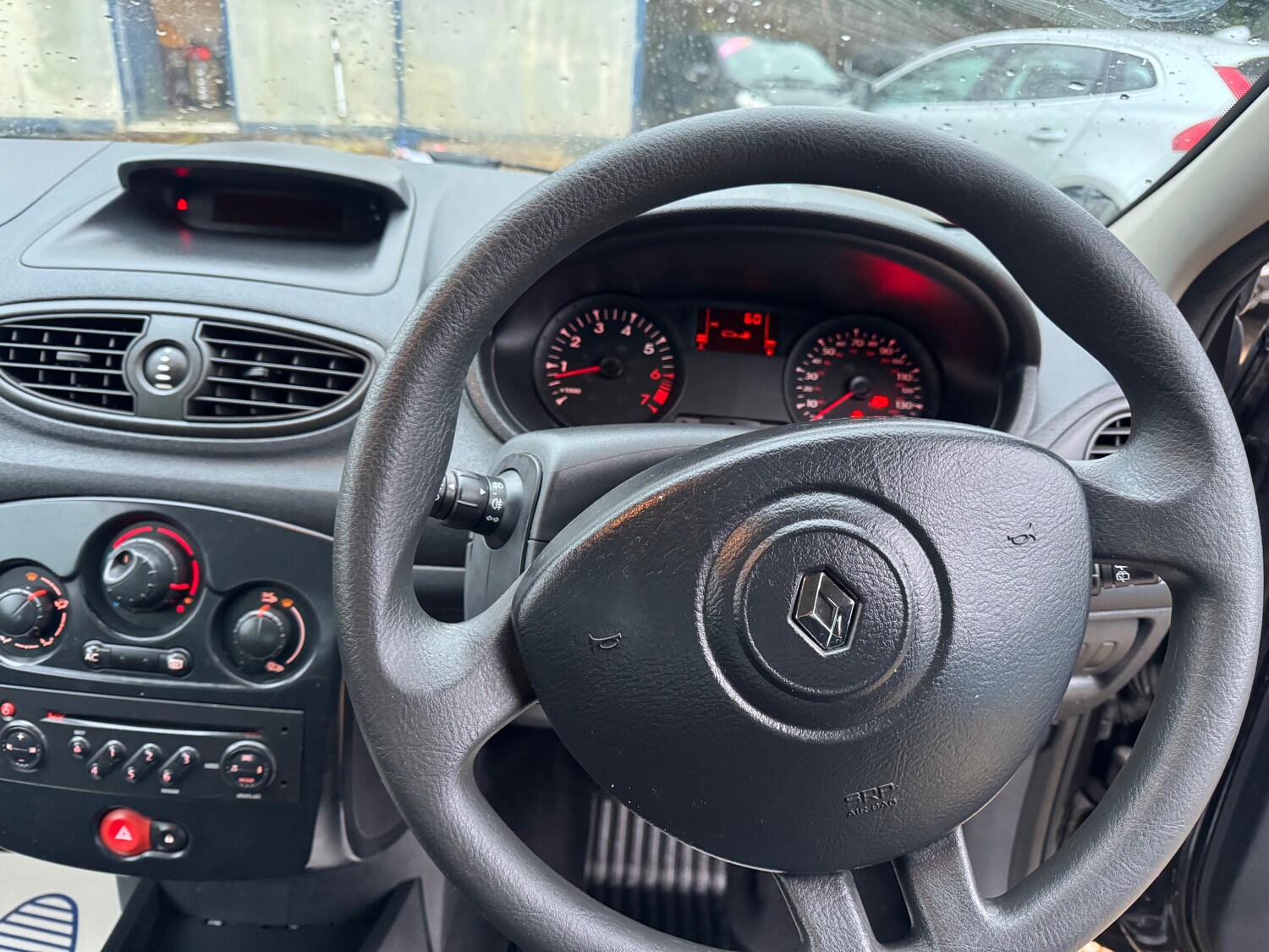 Used Renault Clio 2009 for sale - 77648284: Photo 11