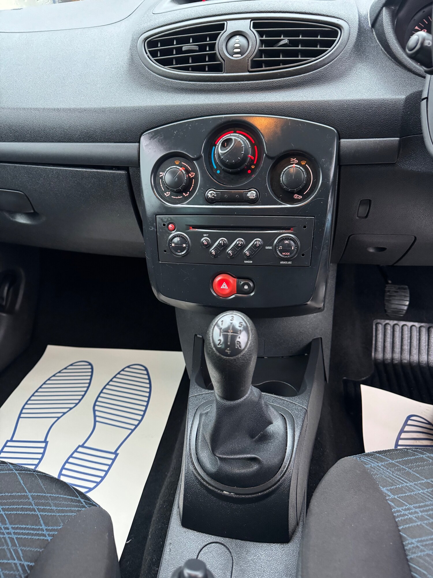 Used Renault Clio 2009 for sale - 77648284: Photo 18